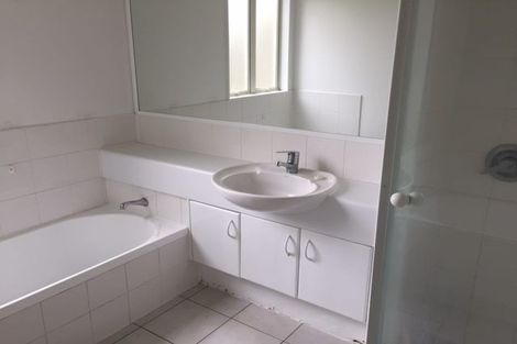 Photo of property in 2/14 Penning Road, Castor Bay, Auckland, 0620