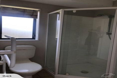 Photo of property in 3 Naul Place, East Tamaki Heights, Auckland, 2016