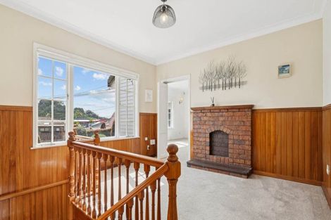 Photo of property in 2 Queensway, Three Kings, Auckland, 1024