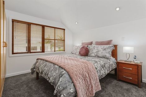 Photo of property in 1/15 Sylvan Park Avenue, Milford, Auckland, 0620