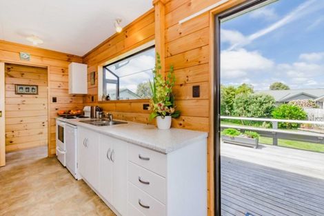 Photo of property in 6 Oratia Street, Waikanae Beach, Waikanae, 5036