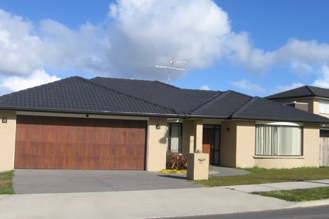 Photo of property in 41 Speyside Crescent, Flat Bush, Auckland, 2016