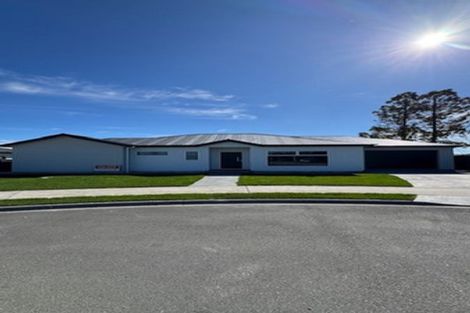 Photo of property in 32 West Place, Greenmeadows, Napier, 4112