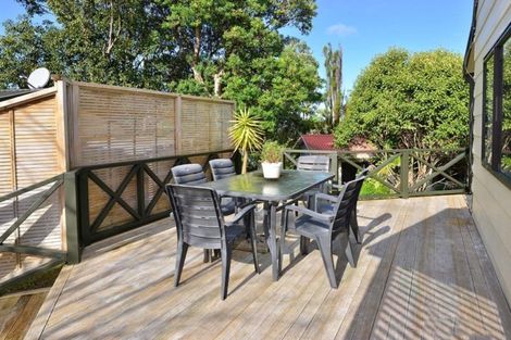 Photo of property in 11 Thalia Place, Totara Vale, Auckland, 0629