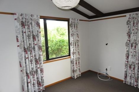 Photo of property in 76 Ranui Crescent, Khandallah, Wellington, 6035