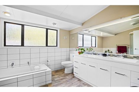 Photo of property in 3 Awhitu Road, Waiuku, 2683