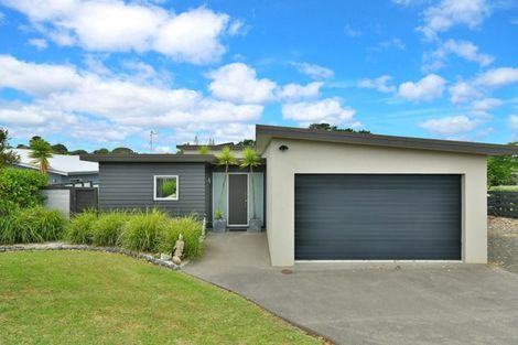 Photo of property in 76 Omana Avenue, Shelly Beach, Helensville, 0874