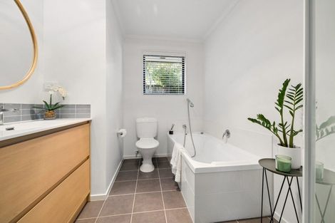 Photo of property in 9 Louvain Place, Greenhithe, Auckland, 0632