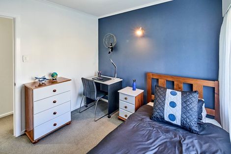 Photo of property in 1 Ecclesfield Grove, Silverstream, Upper Hutt, 5019