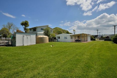 Photo of property in 75 Fortescue Street, Mahia, 4198
