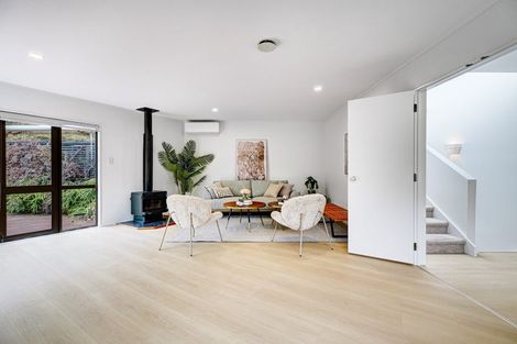 Photo of property in 8 Stitchbird Close, Murrays Bay, Auckland, 0630