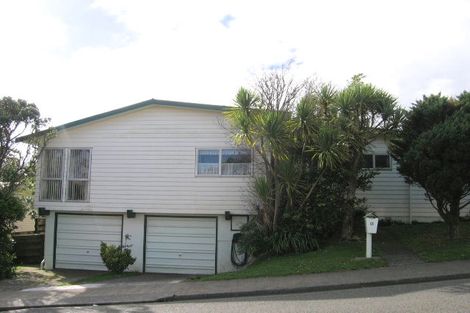 Photo of property in 12 Colchester Crescent, Newlands, Wellington, 6037