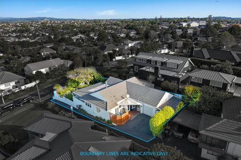 Photo of property in 56 Parkhill Road, Mellons Bay, Auckland, 2014