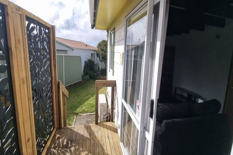 Photo of property in 85 Birkdale Road, Birkdale, Auckland, 0626