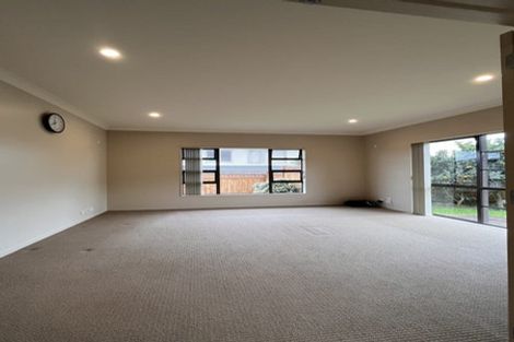 Photo of property in 8 Terrasini Drive, Flat Bush, Auckland, 2019