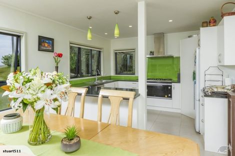 Photo of property in 4/431 East Coast Road, Mairangi Bay, Auckland, 0630