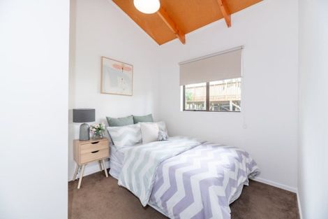 Photo of property in 2/179 Blockhouse Bay Road, Avondale, Auckland, 0600