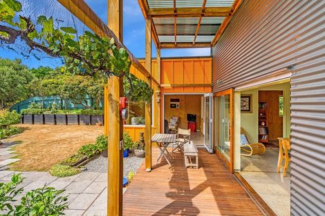 Photo of property in 25 Tennis Court Road, Raumati South, Paraparaumu, 5032