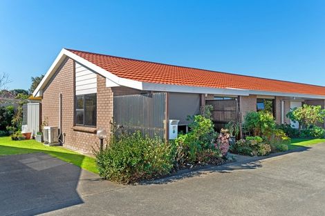 Photo of property in Orange Grove Flats, 2/549 Childers Road, Te Hapara, Gisborne, 4010