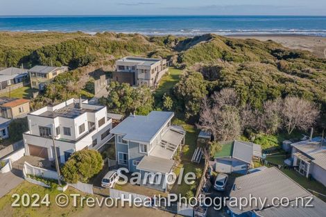Photo of property in 4 Hunia Terrace, Himatangi Beach, Foxton, 4891