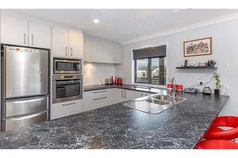 Photo of property in 76 Avondale Road, Avondale, Christchurch, 8061