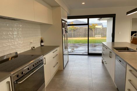 Photo of property in 192 Faringdon Boulevard, Rolleston, 7615