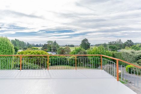 Photo of property in 413 Cashmere Road, Westmorland, Christchurch, 8025