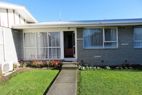 Photo of property in 1 Middlepark Road, Sockburn, Christchurch, 8042