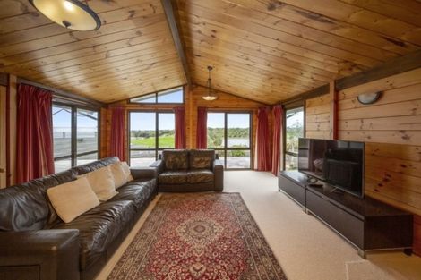 Photo of property in 9 Ash Place, Whalers Gate, New Plymouth, 4310