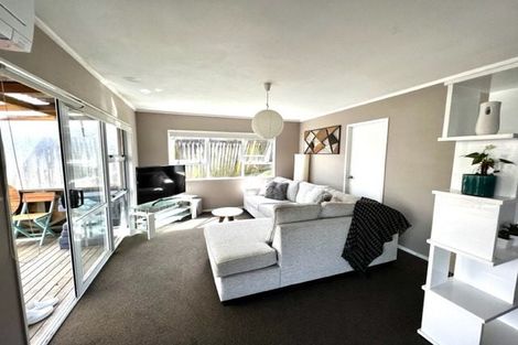 Photo of property in 1/41 Elizabeth Drive, West Harbour, Auckland, 0618