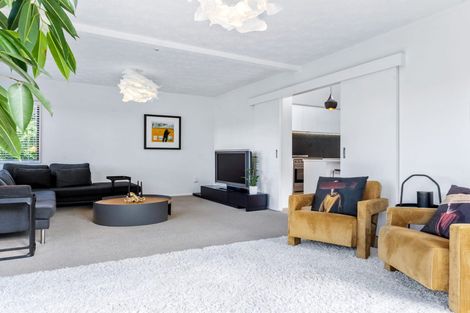 Photo of property in 2/93 Churchill Road, Murrays Bay, Auckland, 0630