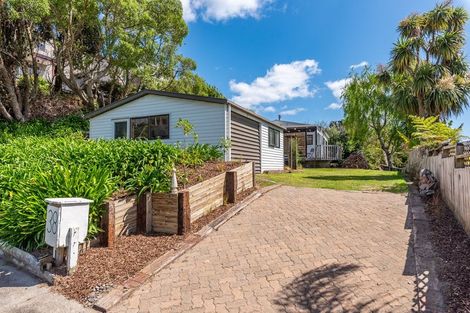 Photo of property in 38 Hicks Crescent, Waikanae Beach, Waikanae, 5036