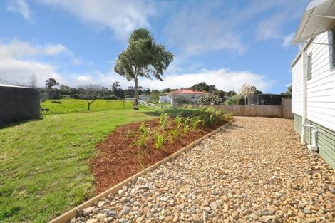 Photo of property in 15 Kowhai Avenue, Kaiaua, Pokeno, 2473