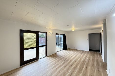 Photo of property in 6 Royal Park Drive, Parklands, Christchurch, 8083