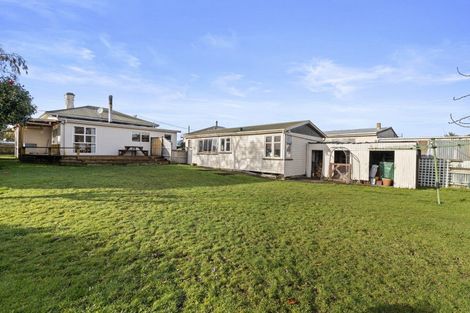 Photo of property in 10 Ross Street, Marton, 4710