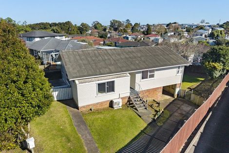 Photo of property in 21 Hobart Crescent, Wattle Downs, Auckland, 2103
