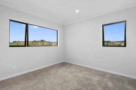 Photo of property in 104 Godfrey Drive, Orewa, 0931