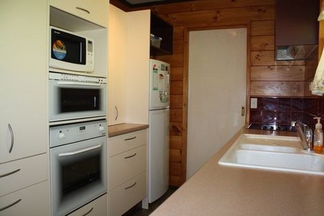 Photo of property in 21b Fernhaven Grove, Newlands, Wellington, 6037