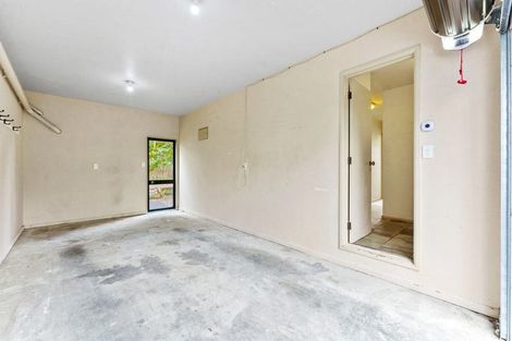 Photo of property in 3/14 Wernham Place, Northcote, Auckland, 0626