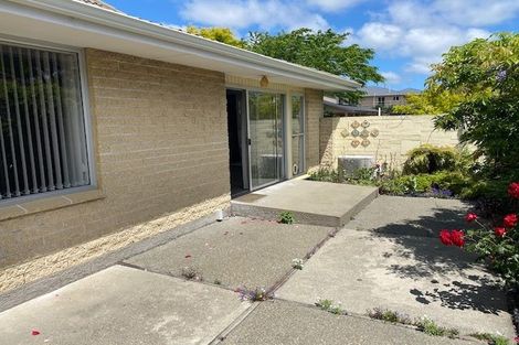 Photo of property in 16a Broadfell Avenue, Avonhead, Christchurch, 8042