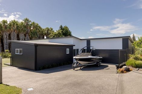 Photo of property in 9 Washingtonia Way, Omokoroa, 3114