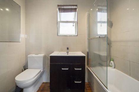 Photo of property in 2/1a Becroft Drive, Forrest Hill, Auckland, 0620