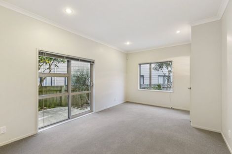 Photo of property in 12 Ted Gilberd Place, Newlands, Wellington, 6037