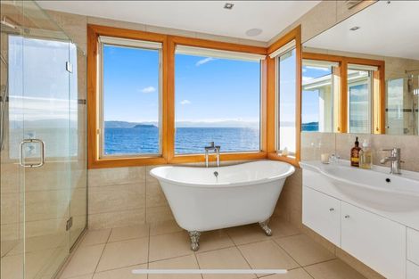 Photo of property in 7 Maire Street, Eastbourne, Lower Hutt, 5013