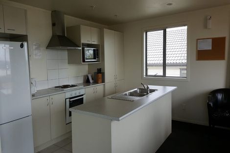 Photo of property in 8b Schnapper Rock Road, Schnapper Rock, Auckland, 0632