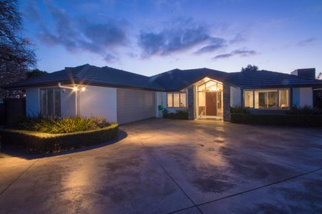 Photo of property in 2 Grand Oaks Drive, Awapuni, Palmerston North, 4412