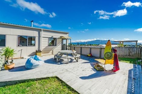 Photo of property in 13 Trig Hill Terrace, Waikanae Beach, Waikanae, 5036