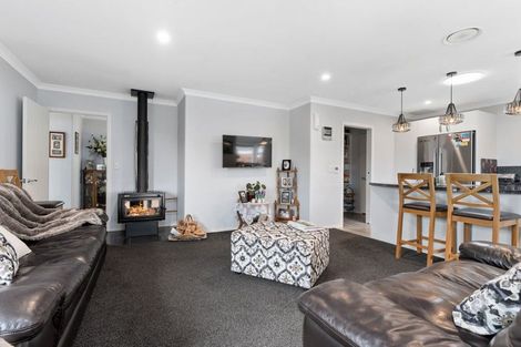 Photo of property in 10 Austin Reid Avenue, Carterton, 5713