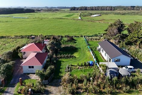 Photo of property in 98 Oki Street, Oreti Beach, Invercargill, 9879