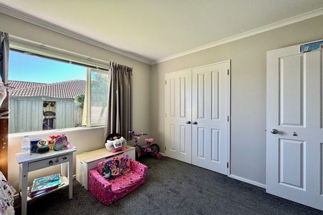 Photo of property in 12 Mellefont Close, East Tamaki Heights, Auckland, 2016